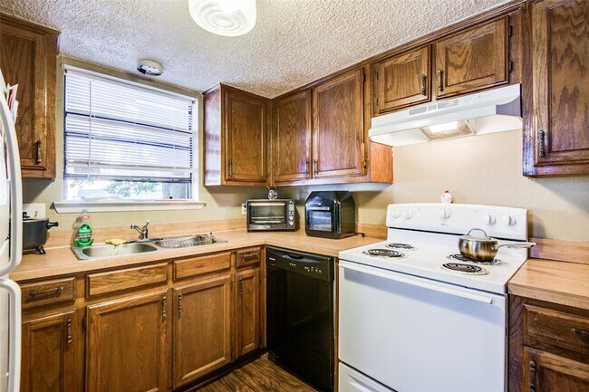 Foto del edificio - 3309 Fallmeadow St