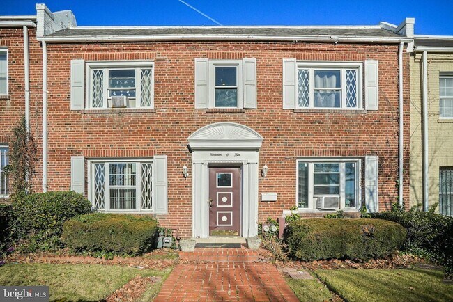 Foto del edificio - 1904 Constitution Ave NE