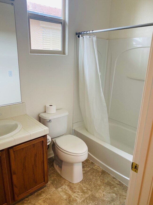 Foto del edificio - Rare Leasing Opportunity in 55 Plus Toscan...