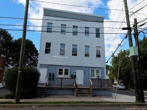 Building Photo - 136 Windsor Ave