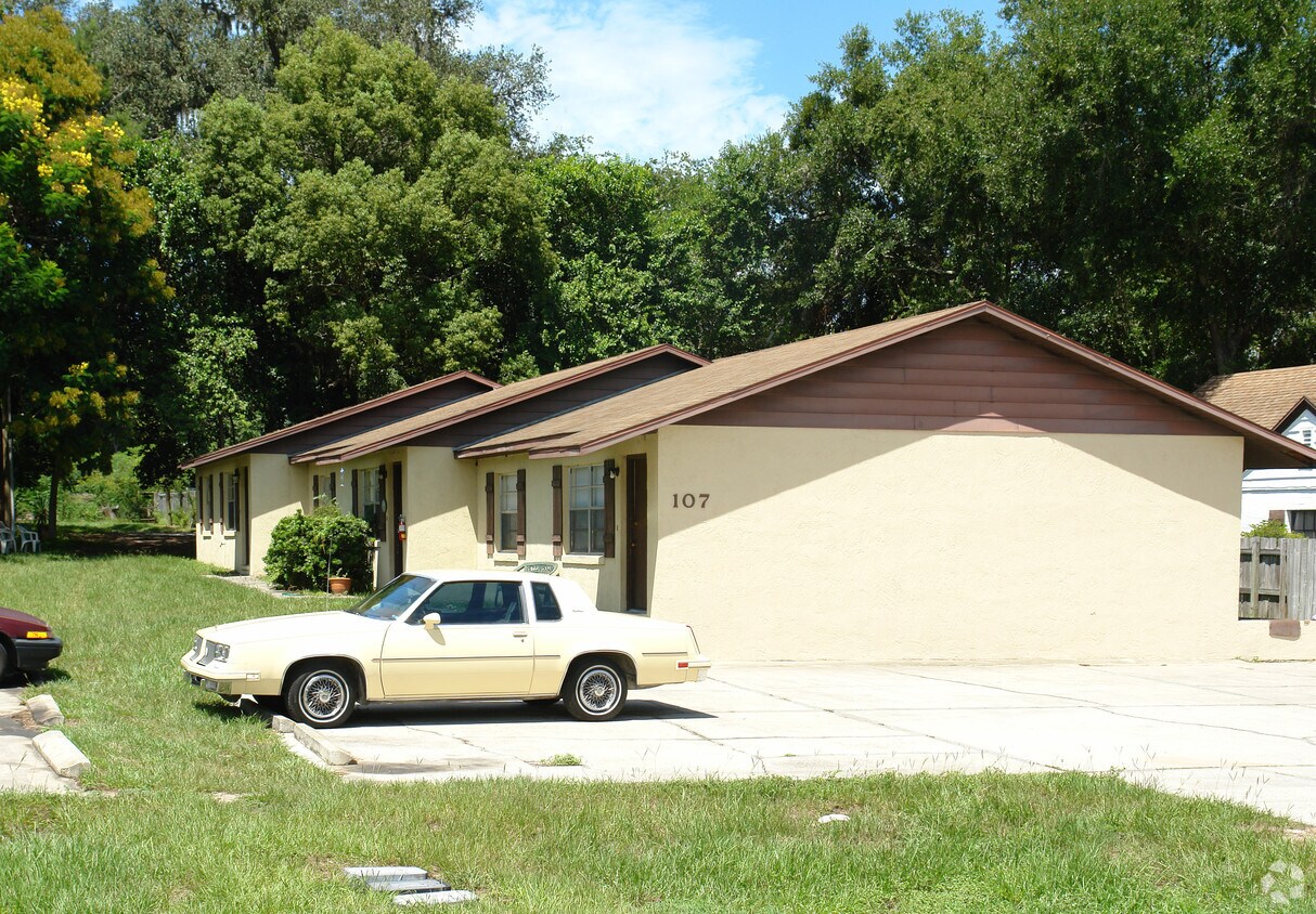 107 S Lone Oak Dr, Leesburg, FL 34748 Apartments in Leesburg, FL