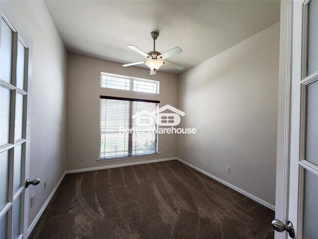 Foto del edificio - 4911 E Chase St
