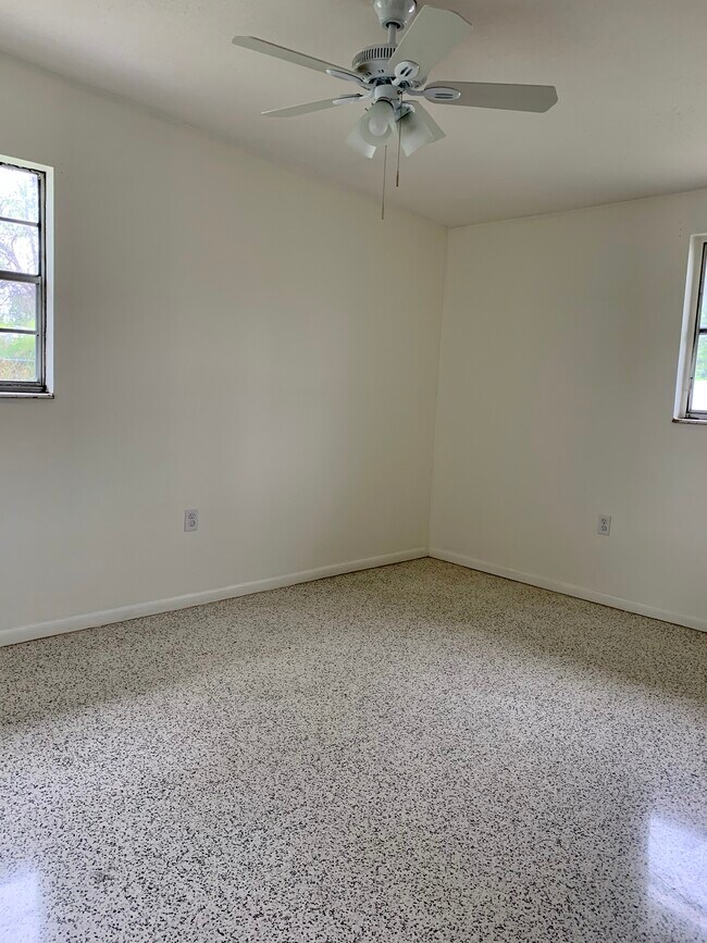 Building Photo - 4805 23rd St W