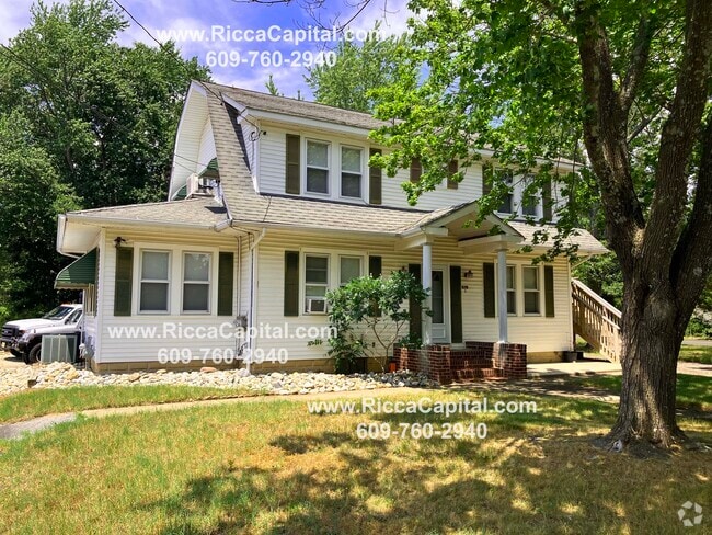 Building Photo - 579 13th St