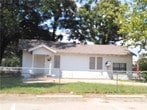 Primary Photo - 602 1/2 N McGuire Ave