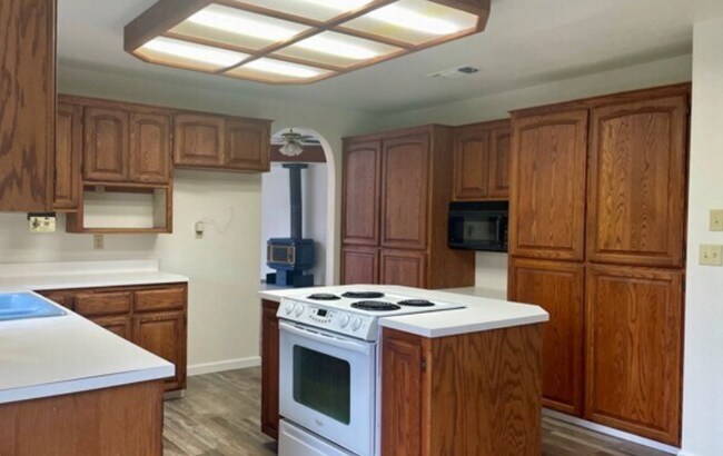 Foto del edificio - 33938 Peckinpah Acres Dr