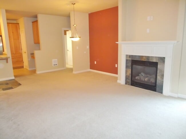 Foto del edificio - Great 2 BR Condo in the Heart of Newcastle!!