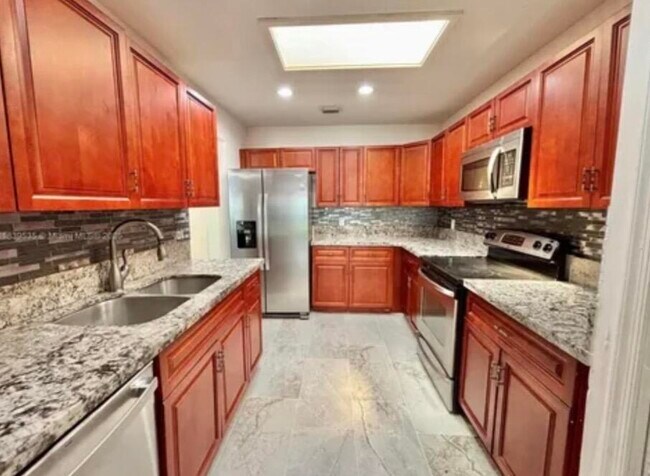 Foto del edificio - 11615 NW 23rd Ct