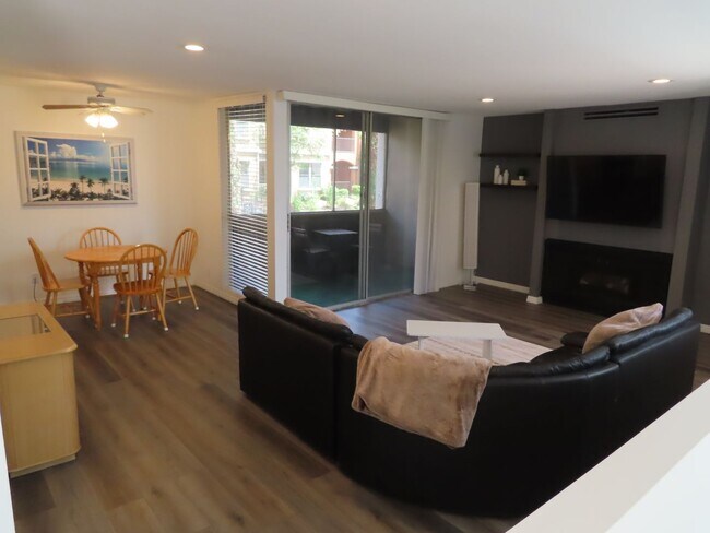Foto del edificio - Partially Furnished Two Bedroom Condo in College Area