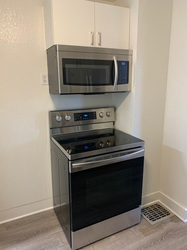 NEW Stove and Microwave - 18 S 21st St