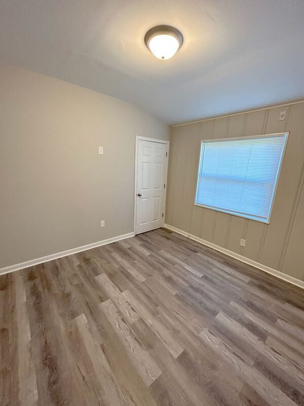 Foto del edificio - 1217 Rayfield Dr