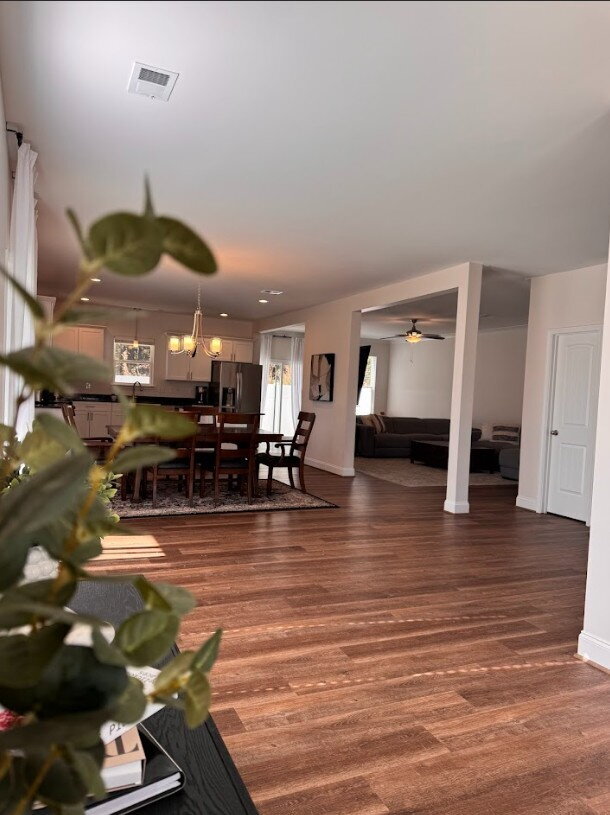 Foto del edificio - Ask us how to get FREE RENT!