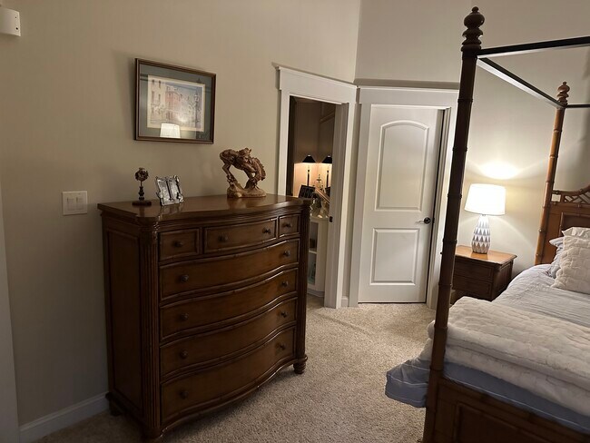 Foto del edificio - 271 44th Ave Cir NW