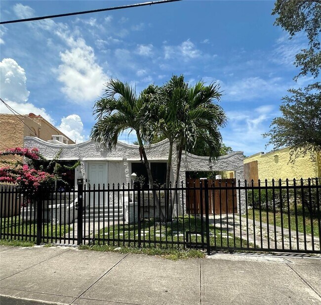 Foto del edificio - 267 NW 33rd St