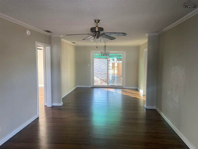 Foto del edificio - 3310 Sherwood Ln