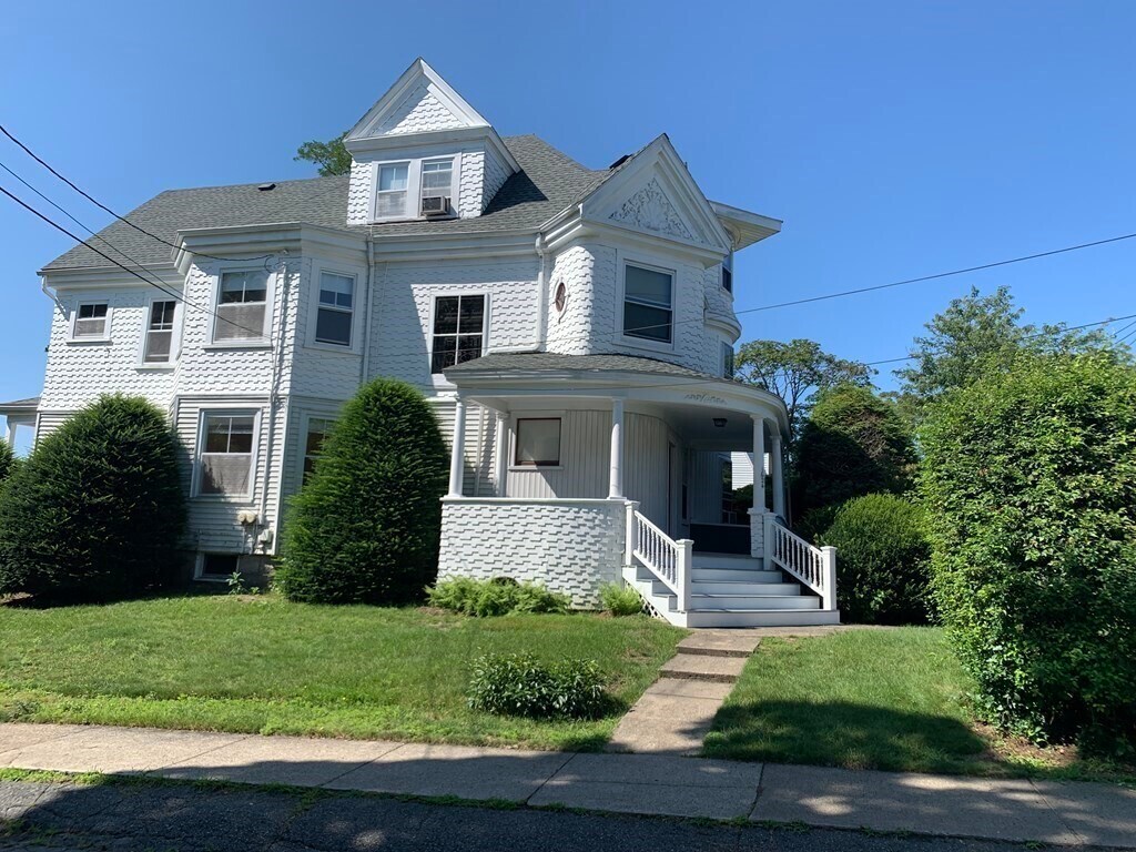Primary Photo - 1624 Centre St