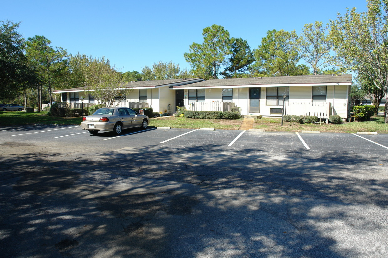 Moultrie Apartaments - Moultrie Apartments