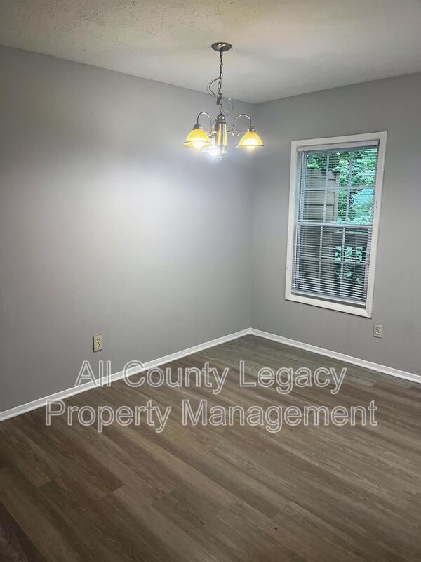 Foto del edificio - 3127 Destin Cir
