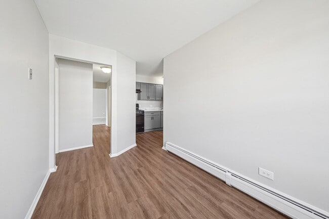 Building Photo - Eden Prairie