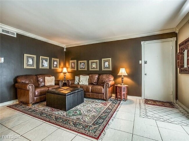 Building Photo - 5051 Les Chateaux Dr