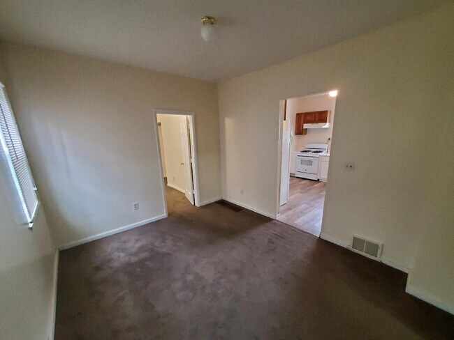 Foto del edificio - 7706 Elton Ave