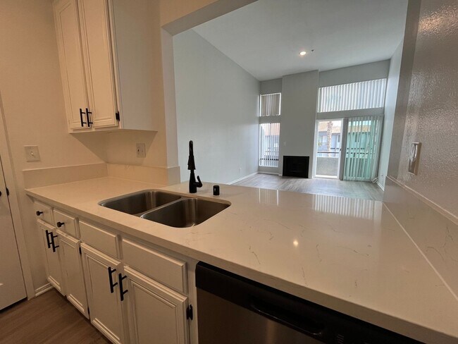 Foto del interior - 315 South Virgil Ave