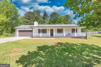 Building Photo - 3200 Lee Dr