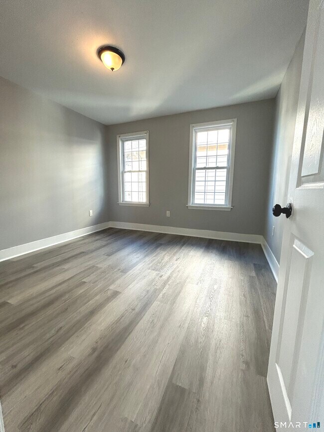 Foto del edificio - 162-164-164 Davenport St