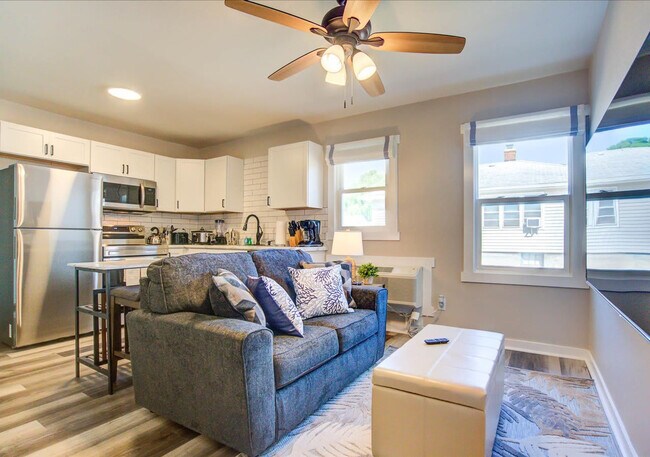 Foto del edificio - 156 Rodney Ct