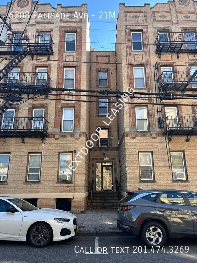Foto del edificio - 6208 Palisade Ave
