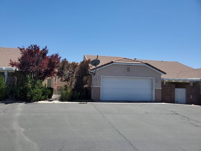 Foto del edificio - The Seasons @ Mesa Hills 3 bed/2 bath