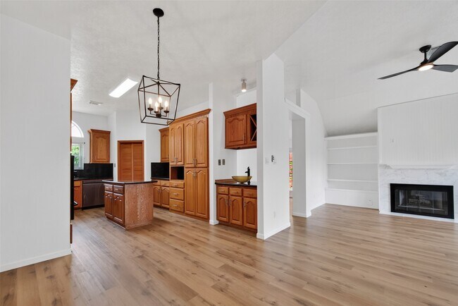 Foto del edificio - 7403 Oak Walk Dr
