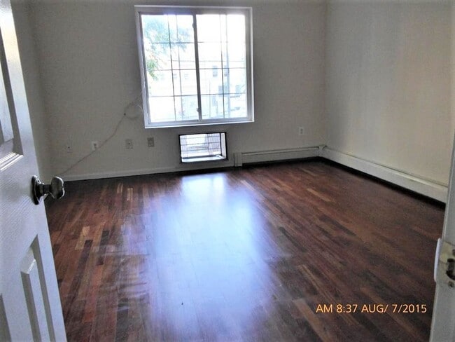 Photo - 2471 Belmont Ave Apartment