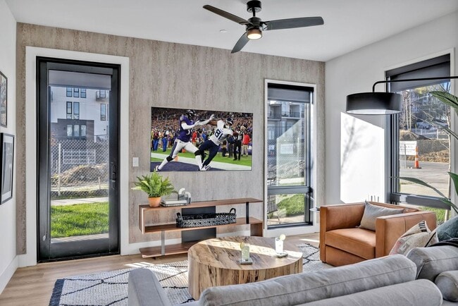 Building Photo - 2 Bedroom Townhome in Nashville