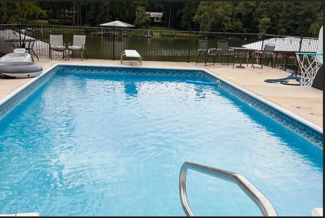 Private Swimming Pool - 122 Tucker Dr