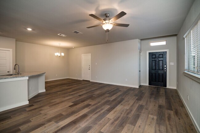 Foto del edificio - AVAILABLE NOW! GORGEOUS 3 BEDROOM DUPLEX LOCATED IN MIDLOTHIAN ISD!
