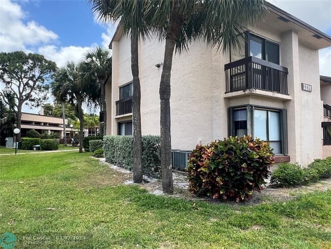 Foto del edificio - 2379 SW 15th St