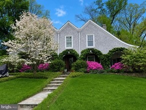 Building Photo - 2800 Greenvale St