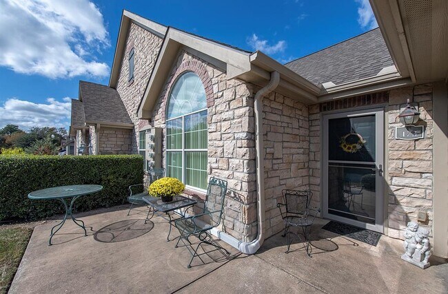 Building Photo - 30 Wildwood Dr