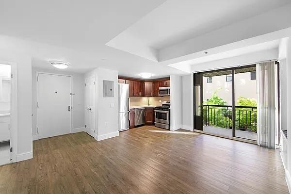 Primary Photo - 354 E 91st St