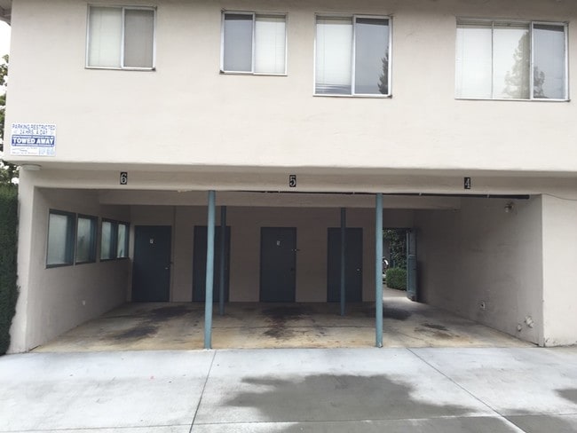 Building Photo - 848 Blair Avenue