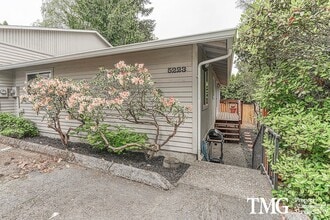 Building Photo - 5223 SW 62nd Ave