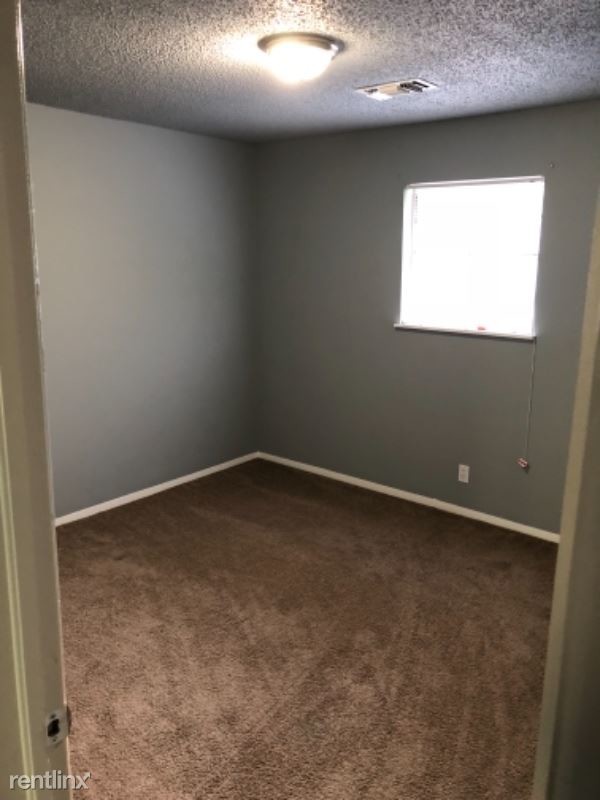 Foto del edificio - 813 N Pleasant St