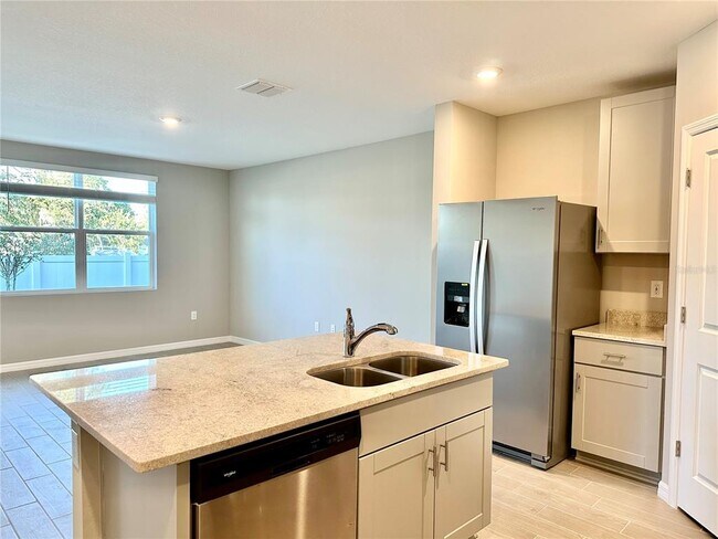 Building Photo - 5868 Ocean Isle Dr