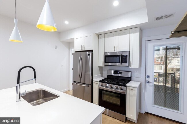 Foto del edificio - 839 19th St NE