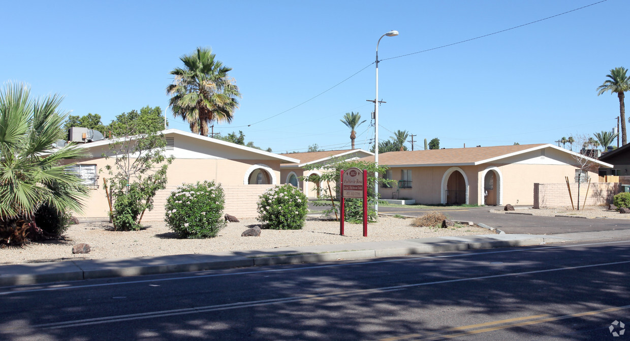 Main Building - Pueblo de Rosa