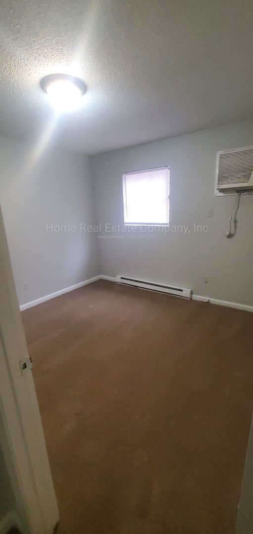 Foto del edificio - 3011 Broadbay Dr