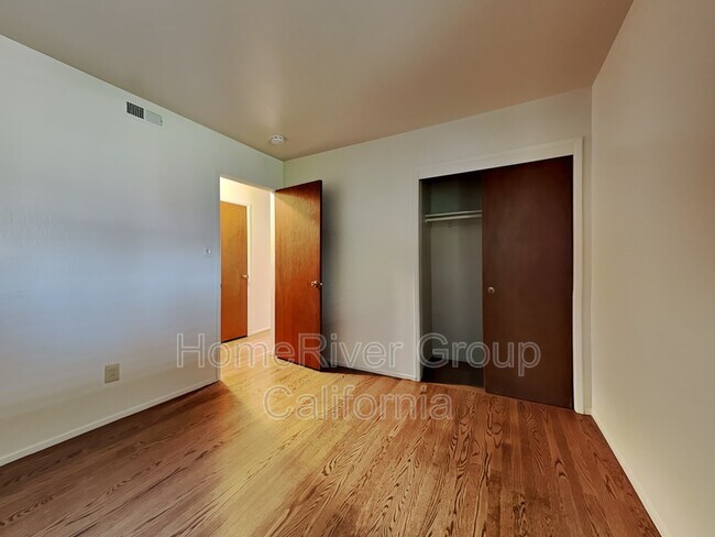 Foto del edificio - 3413 S Port Dr