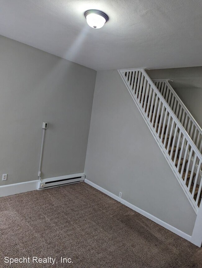 Building Photo - 2 br, 1 bath House - 181 S. Washington Street