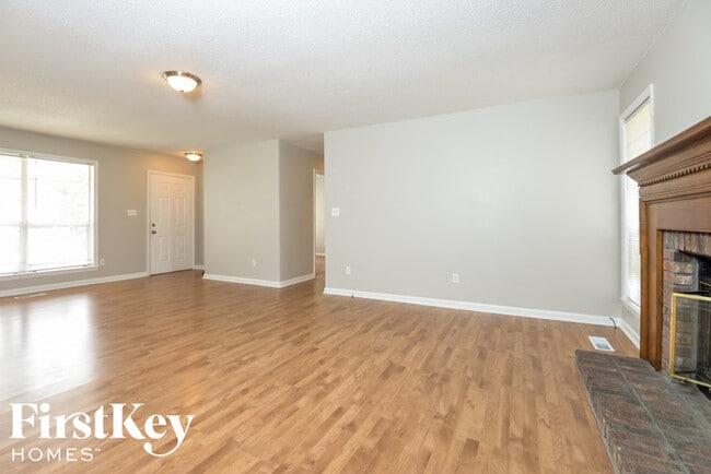 Building Photo - 1701 Wendy Cir